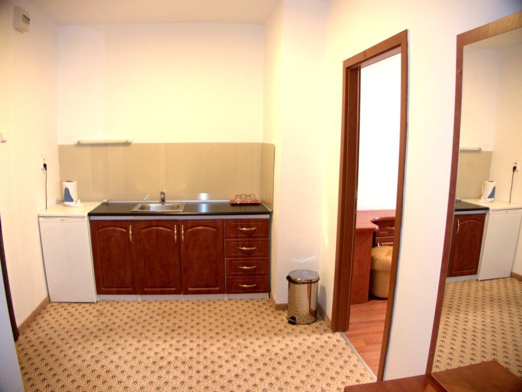 Hotel Astra Pozsony Kültér fotó